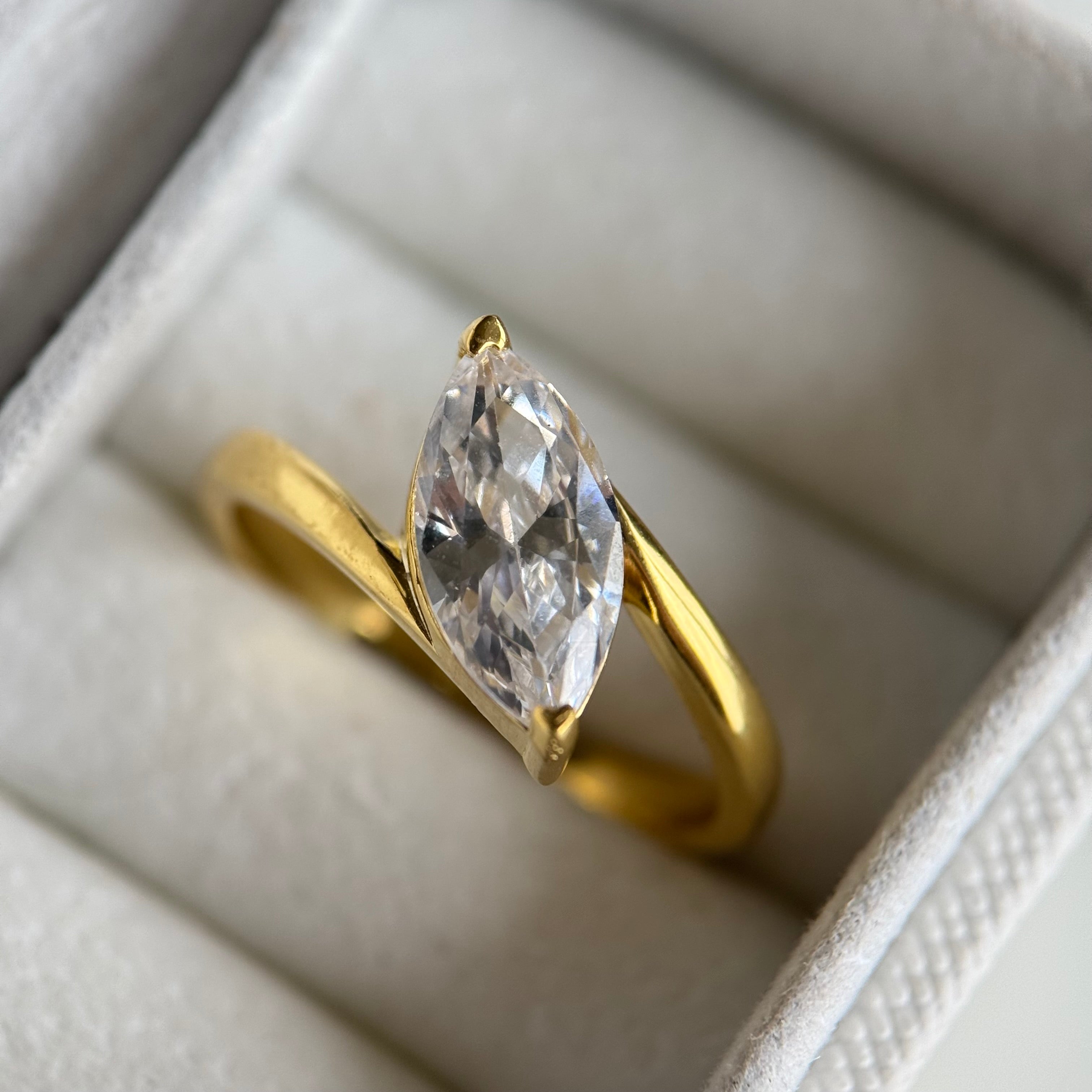 CROSS MARQUISE YÜZÜK | 925 GÜMÜŞ