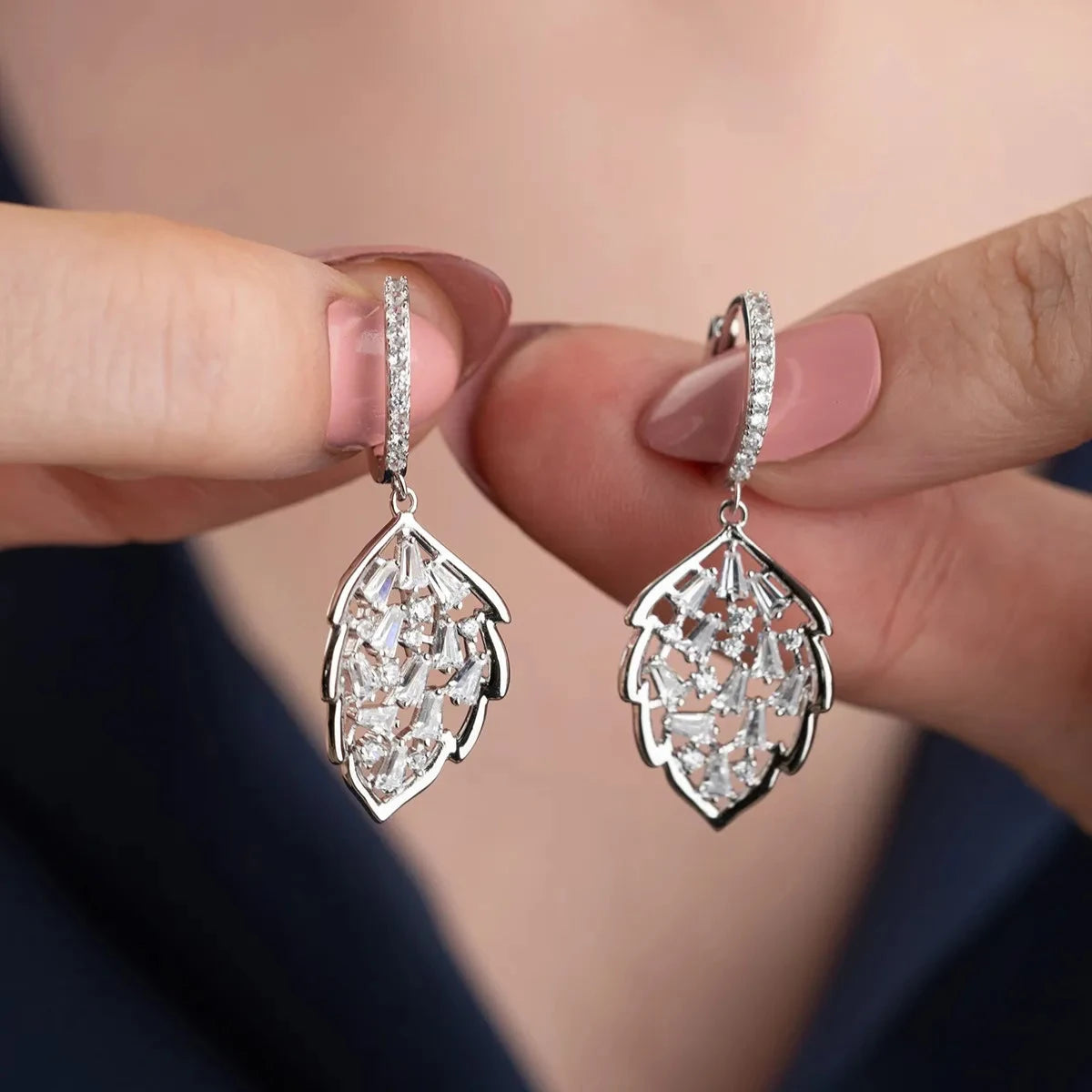 BAGET TAŞLI YAPRAK MODEL KÜPE | 925 GÜMÜŞ