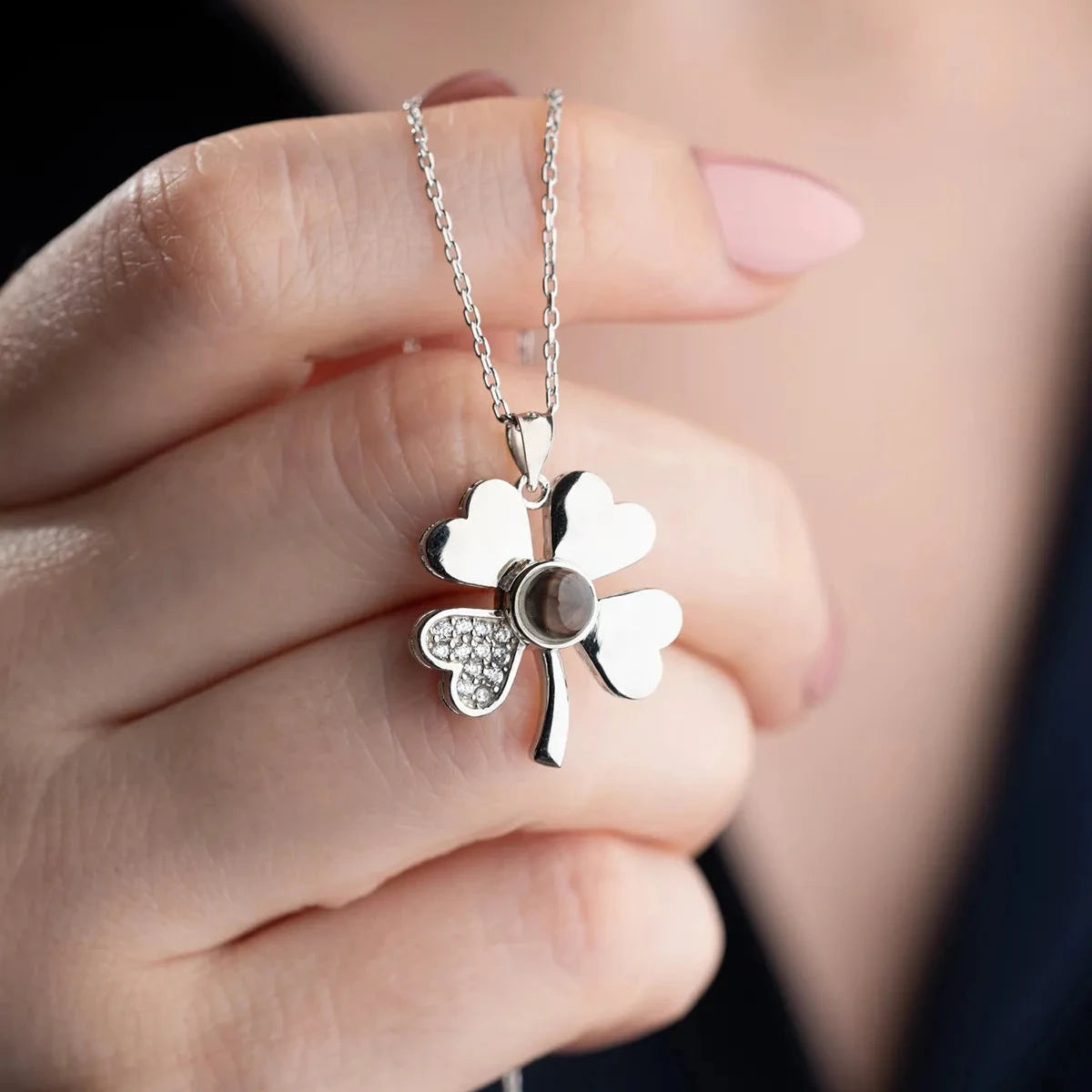 100 DİLDE SEVİYOR YONCA KOLYE | 925 GÜMÜŞ