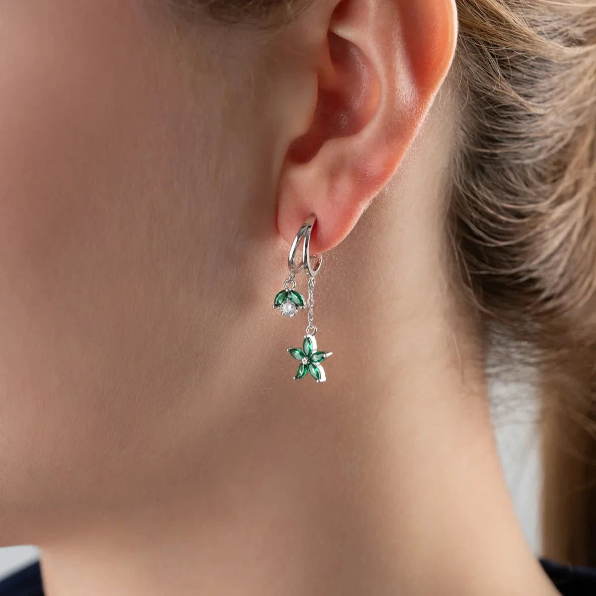 SALLANTILI YEŞİL LOTUS KÜPE | 925 GÜMÜŞ