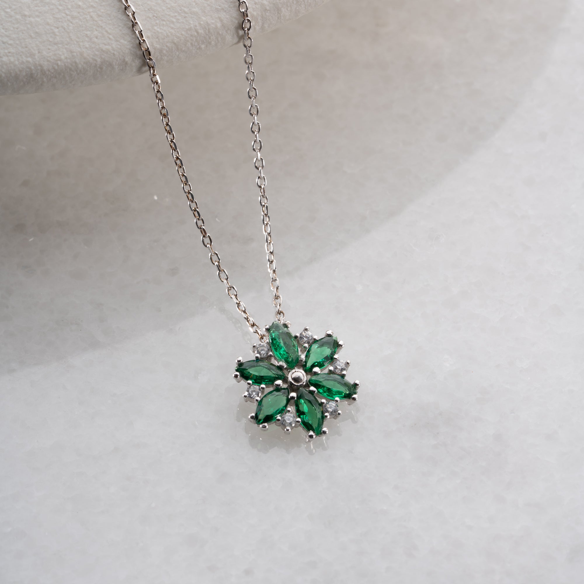 EMERALD FLORA KOLYE | 925 GÜMÜŞ