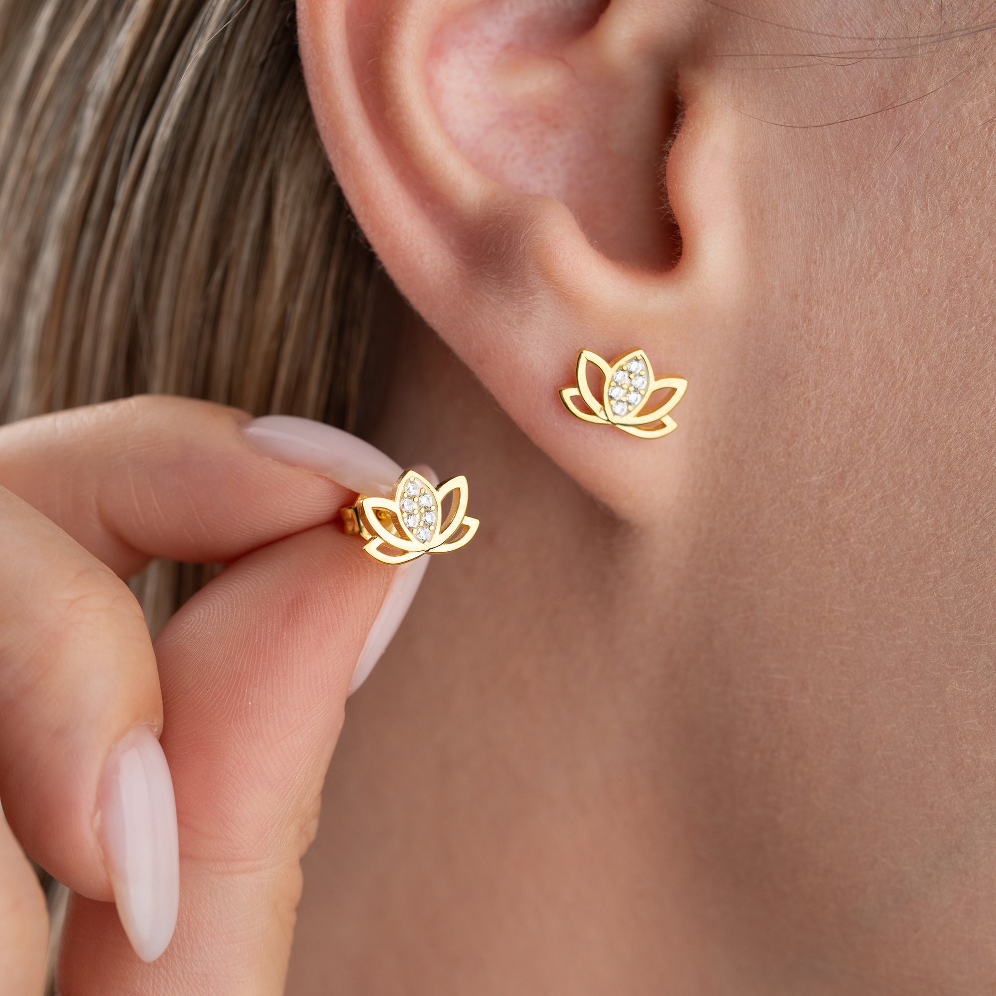 LOTUS IŞILTI KÜPE | 925 GÜMÜŞ