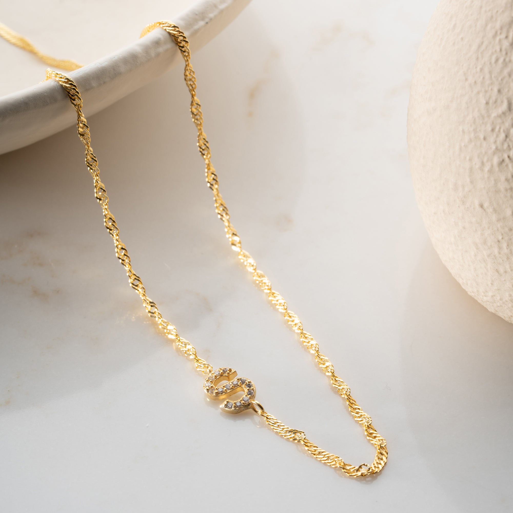 SİNGAPUR ZİNCİRLİ KÖPRÜCÜK HARF KOLYE | 925 GÜMÜŞ