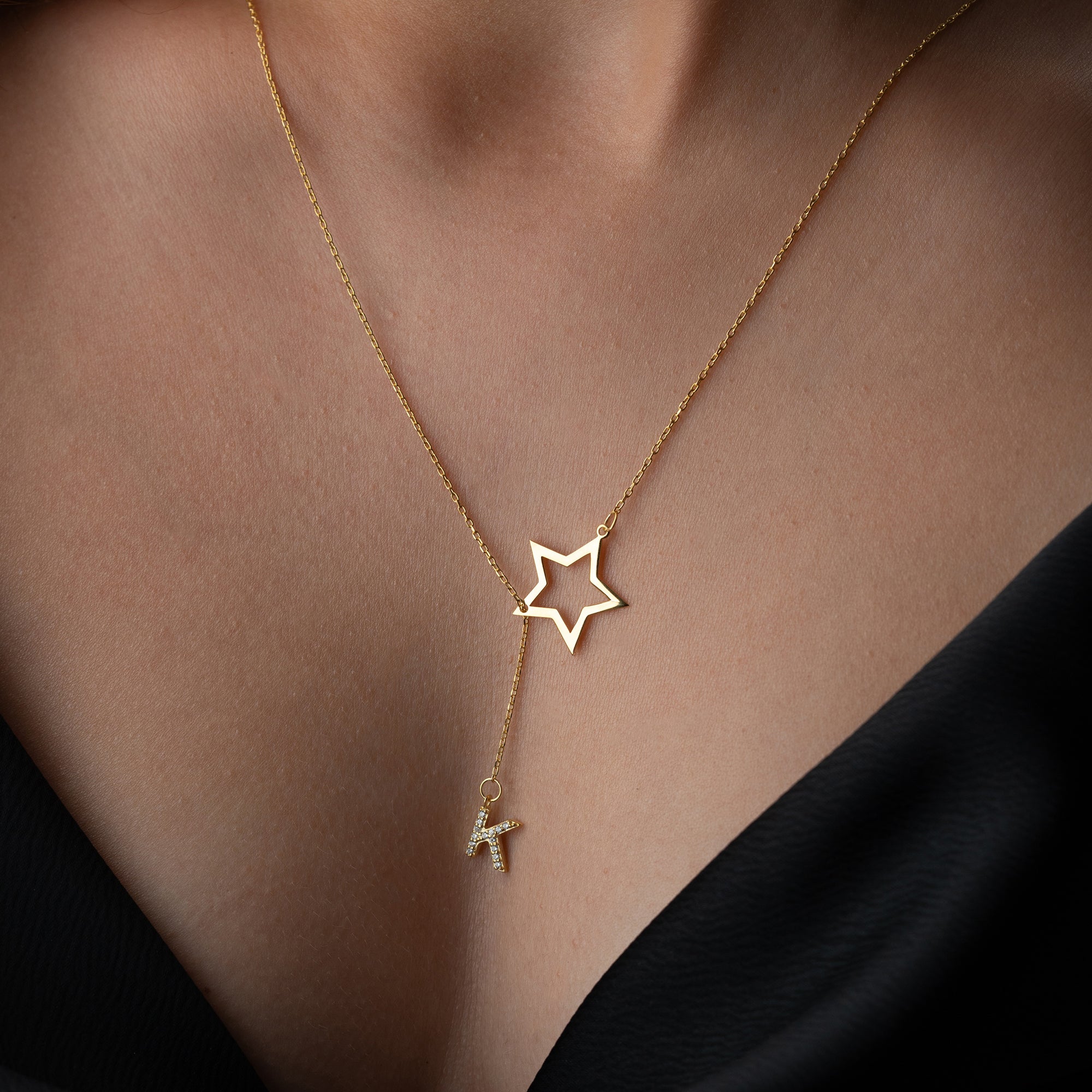 TAŞLI HARF SALLANTILI YILDIZ KOLYE | 925 GÜMÜŞ