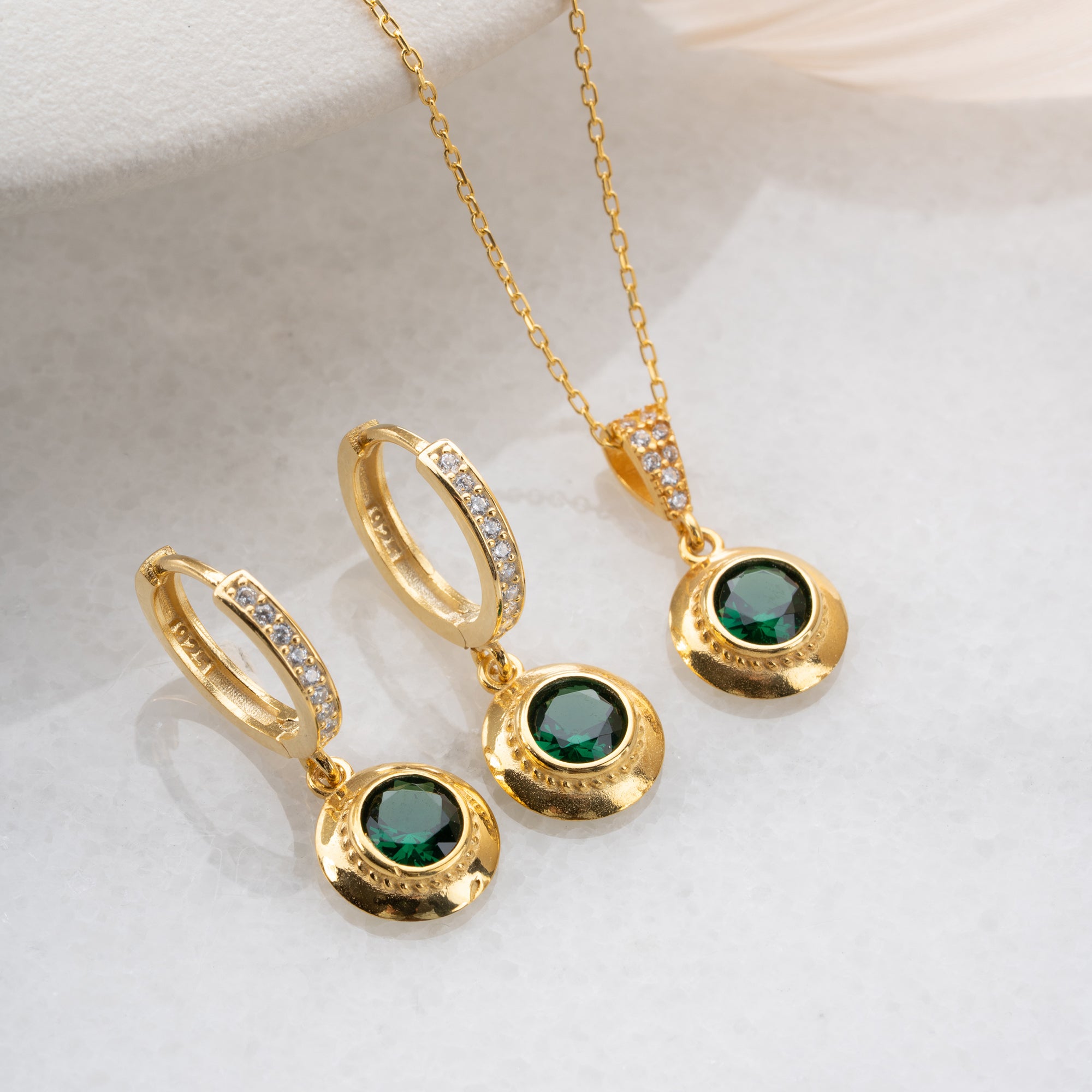 ZÜMRÜT IŞILTISI SET | 925 GÜMÜŞ