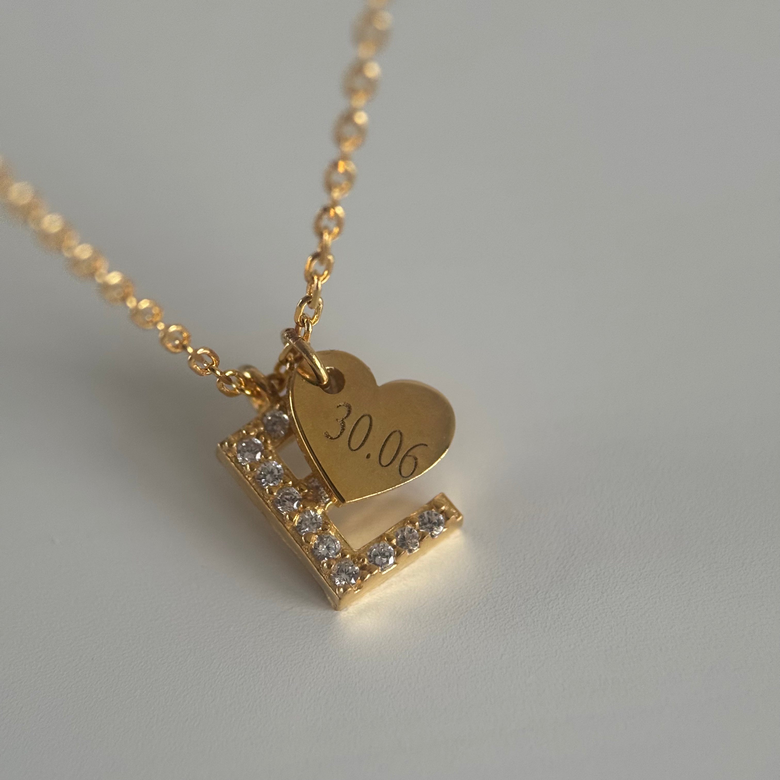 MİNİMAL KALPLİ HARF KOLYE | 925 GÜMÜŞ