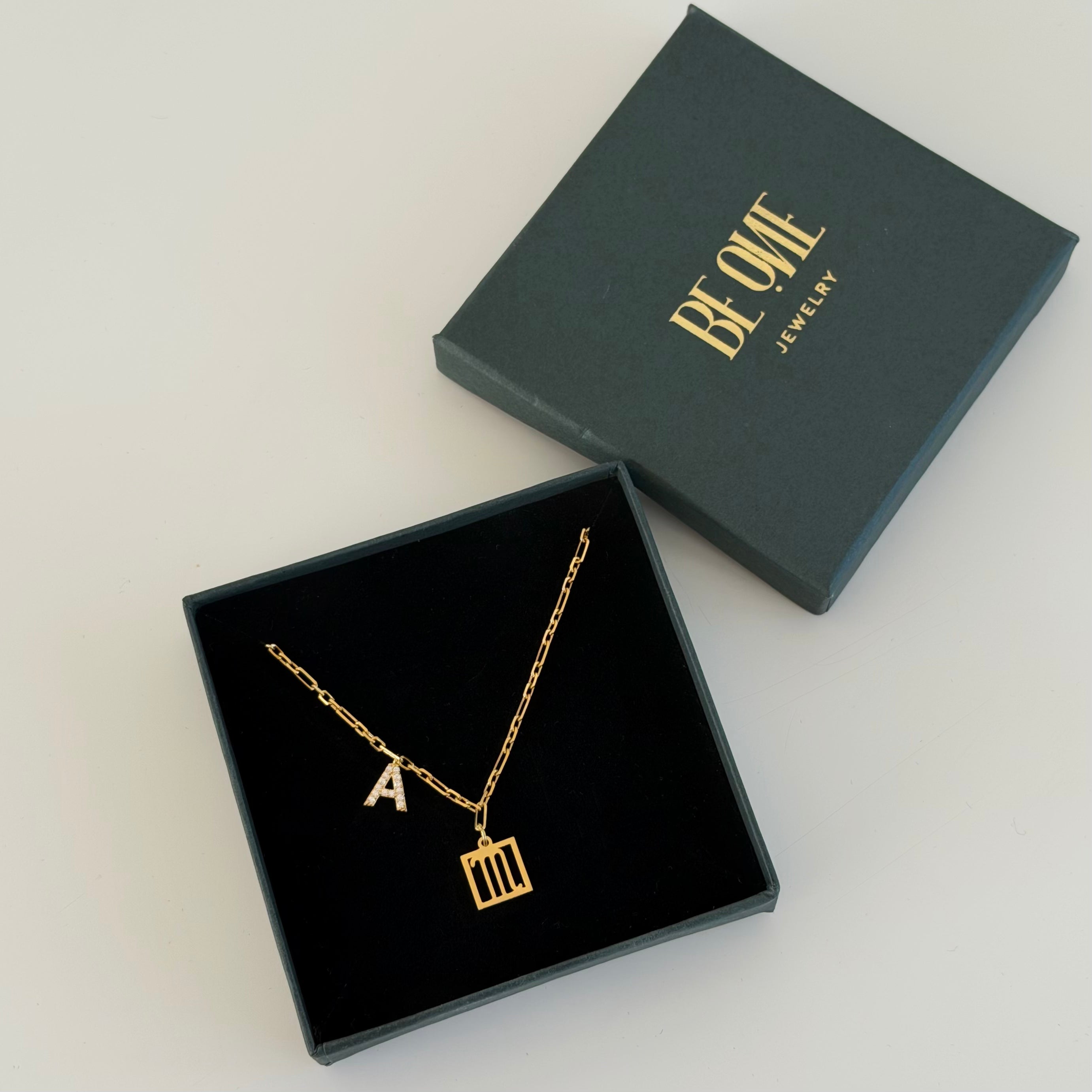 BURÇ HARF KOLYE | 925 GÜMÜŞ