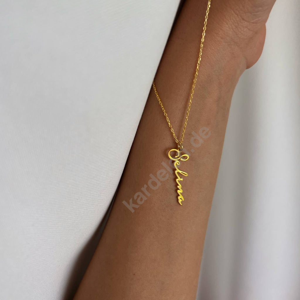 Signatur Senkrechte Namenskette (7017627844653)