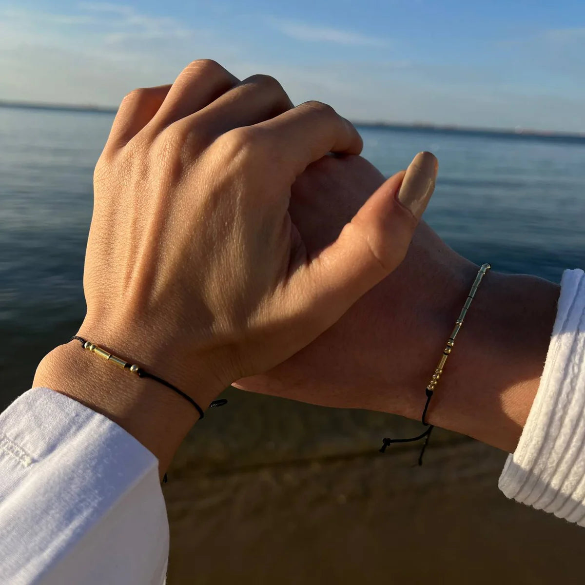 MORS ALFABELİ İPLİ ÇİFT BİLEKLİĞİ | 925 GÜMÜŞ