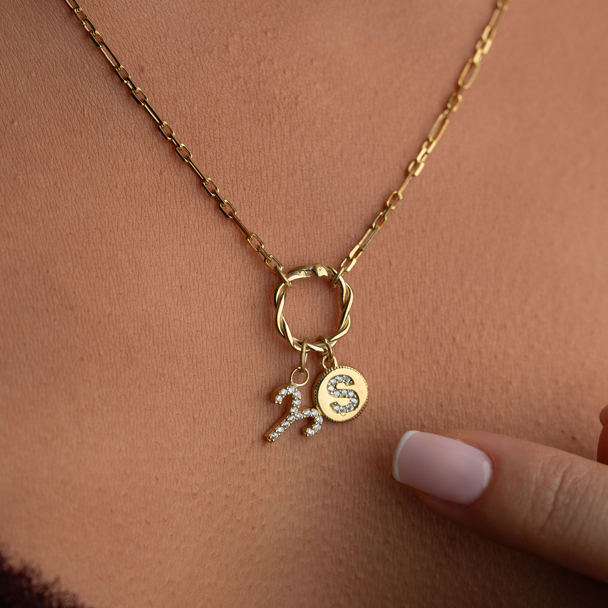 BURÇ HARF CHARM KOLYE | 925 GÜMÜŞ