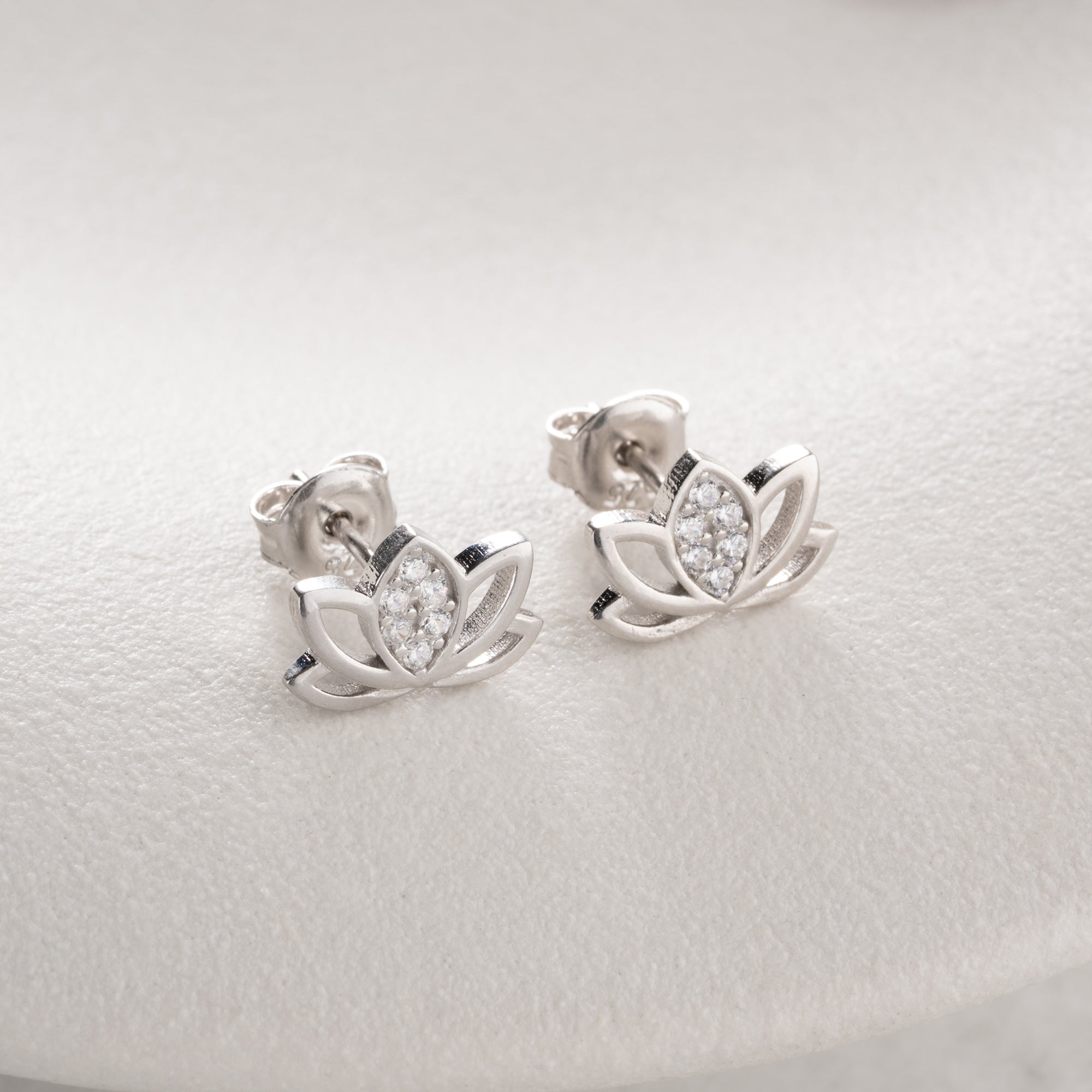 LOTUS IŞILTI KÜPE | 925 GÜMÜŞ