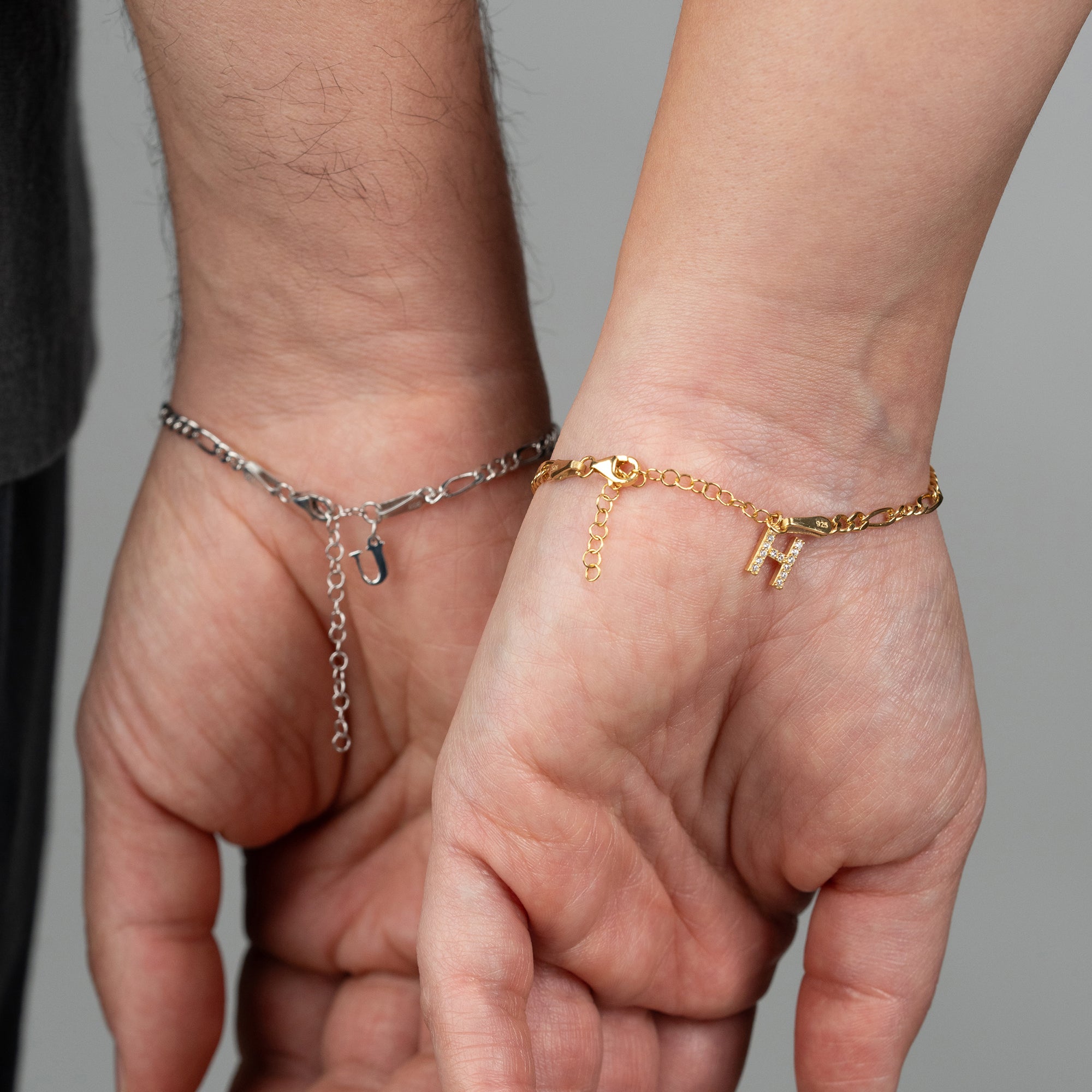 FİGARO ZİNCİR HARFLİ ÇİFT BİLEKLİK | 925 GÜMÜŞ