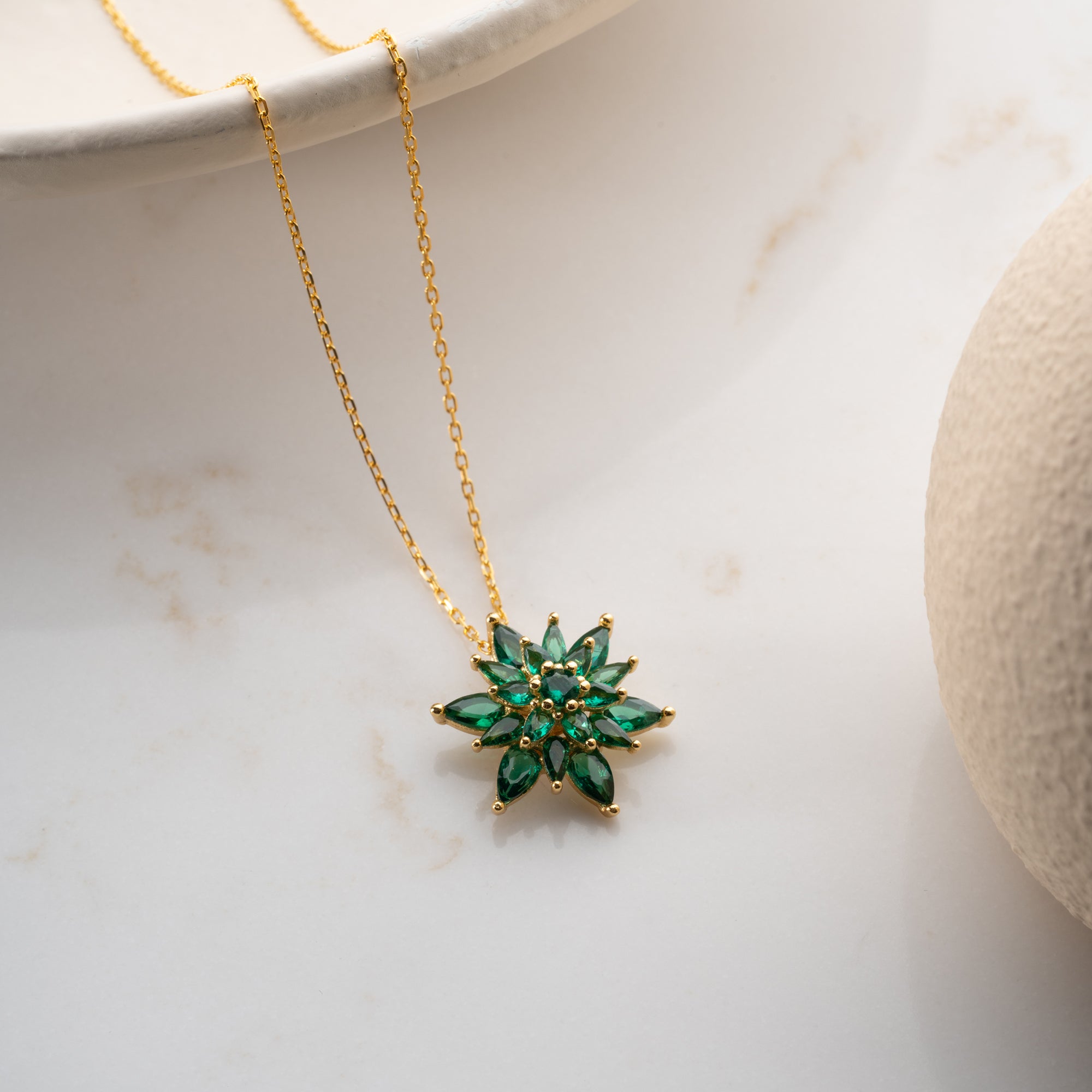 ZÜMRÜT LOTUS KOLYE | 925 GÜMÜŞ