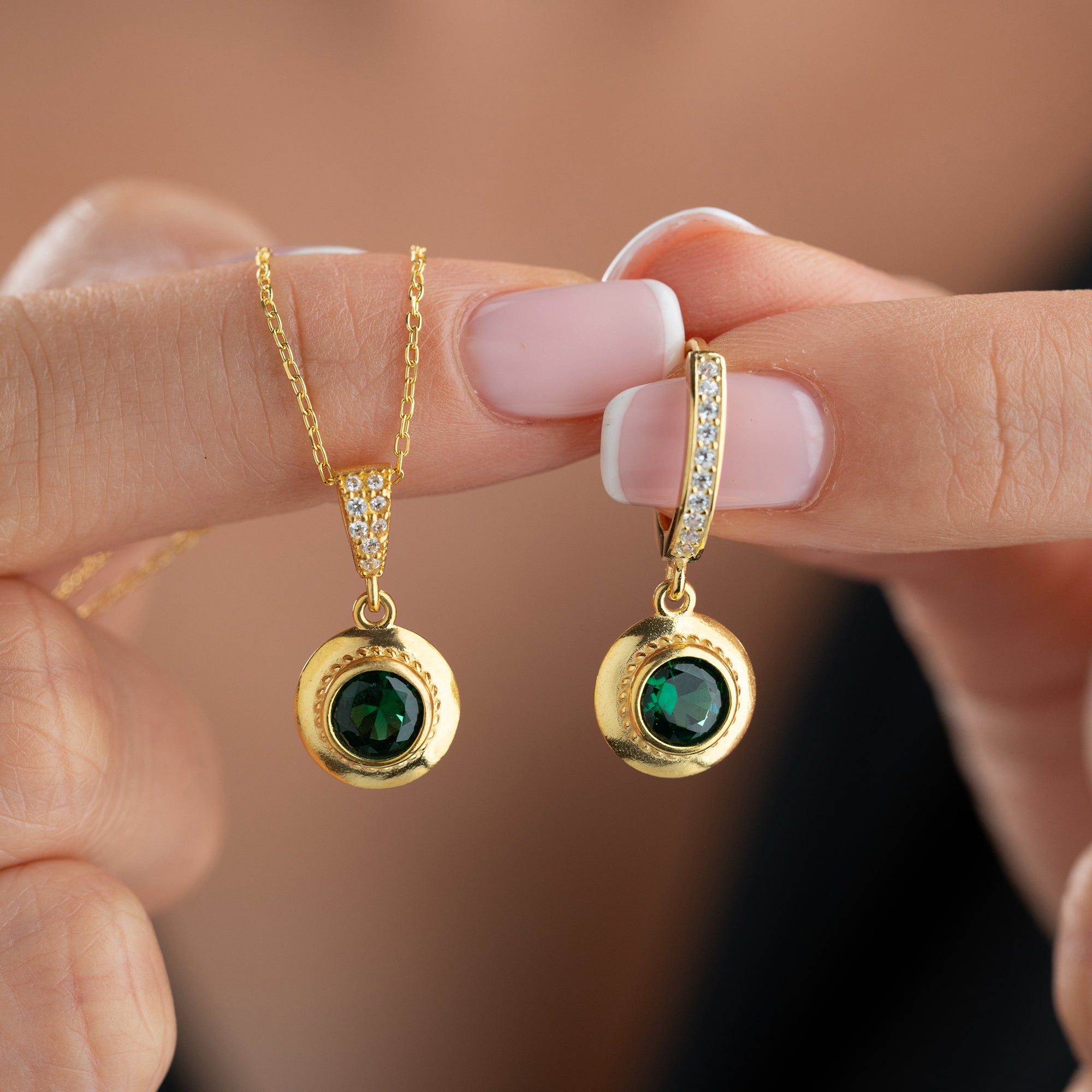 ZÜMRÜT IŞILTISI SET | 925 GÜMÜŞ