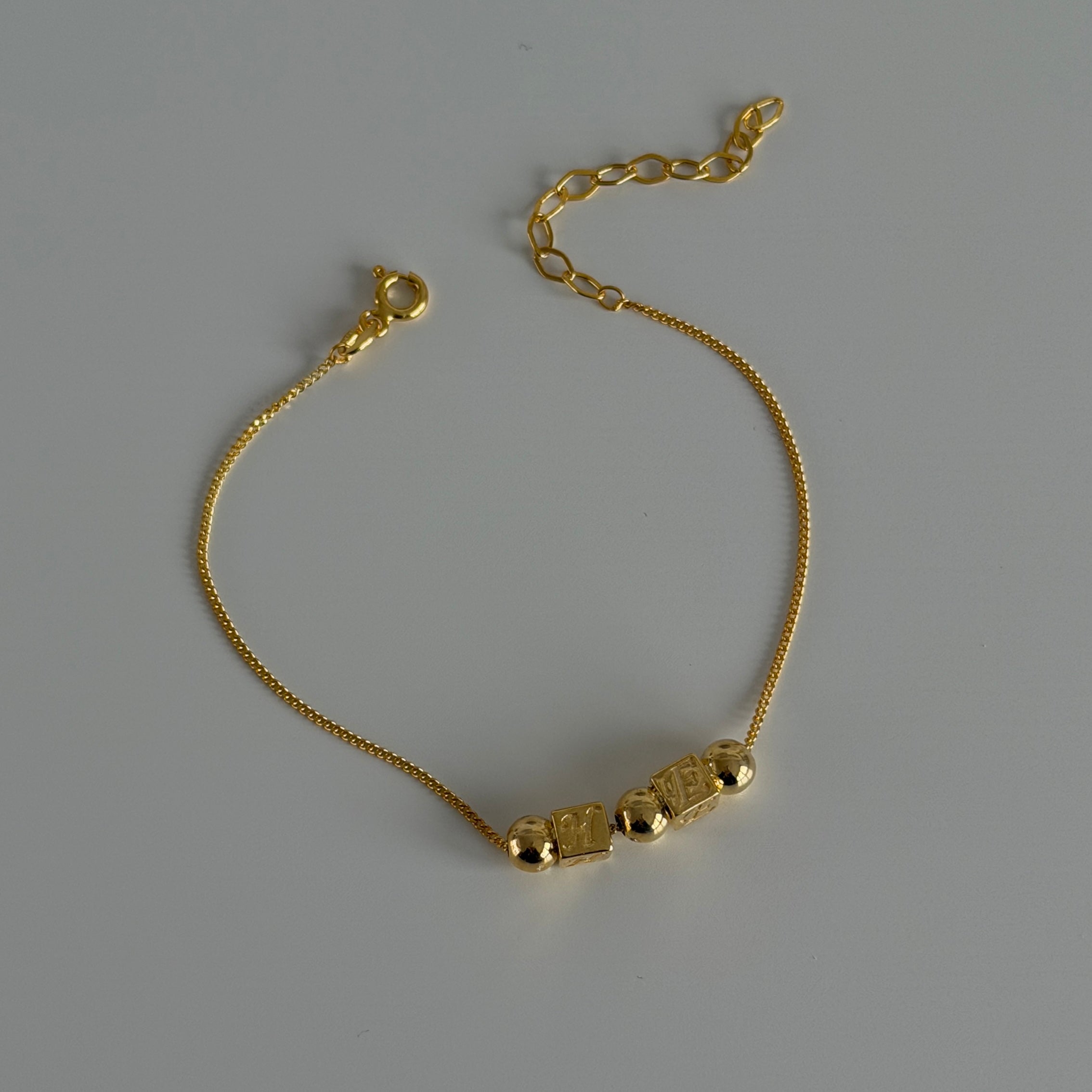 İKİLİ KÜP HARF BİLEKLİK | 925 GÜMÜŞ