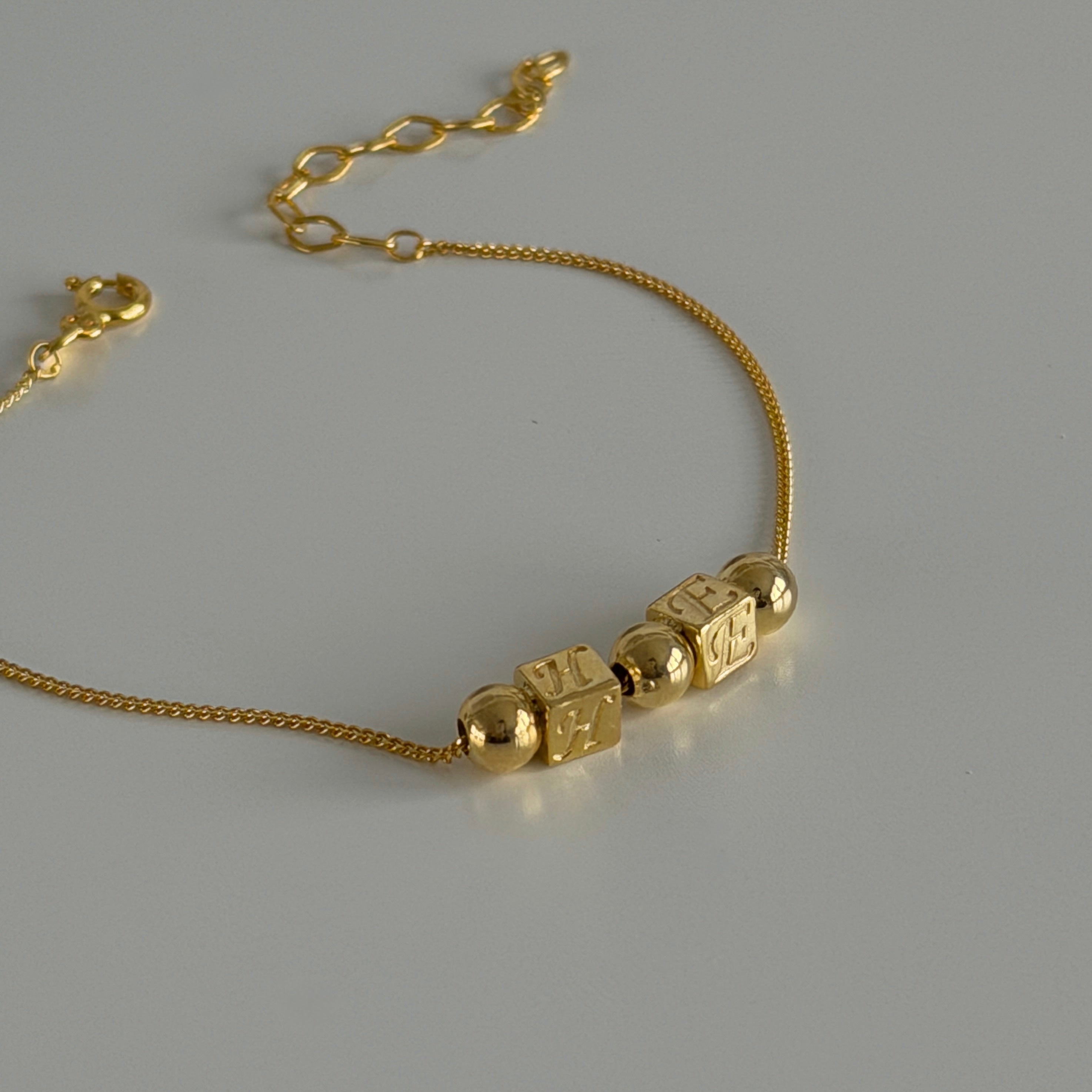 İKİLİ KÜP HARF BİLEKLİK BİLEKLİK | 925 GÜMÜŞ